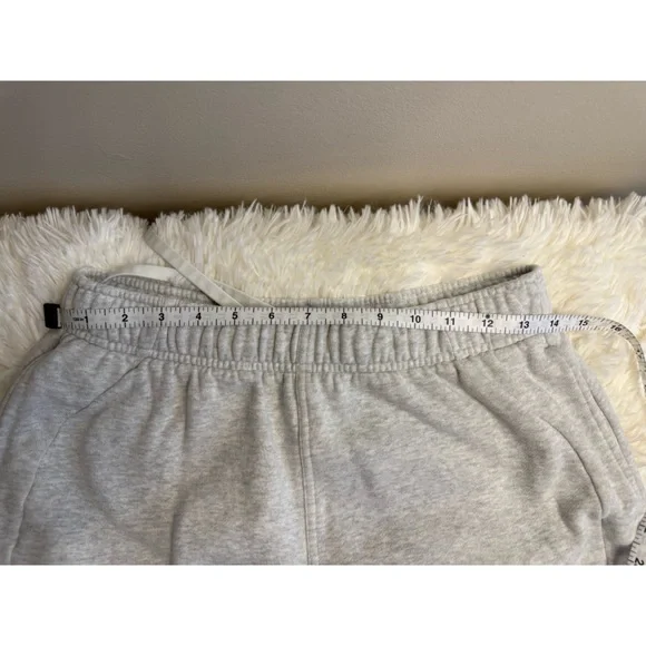 Lululemon | Scuba Mid-Rise Oversized Jogger | Heathered Grey | Small - Picture 4 of 5